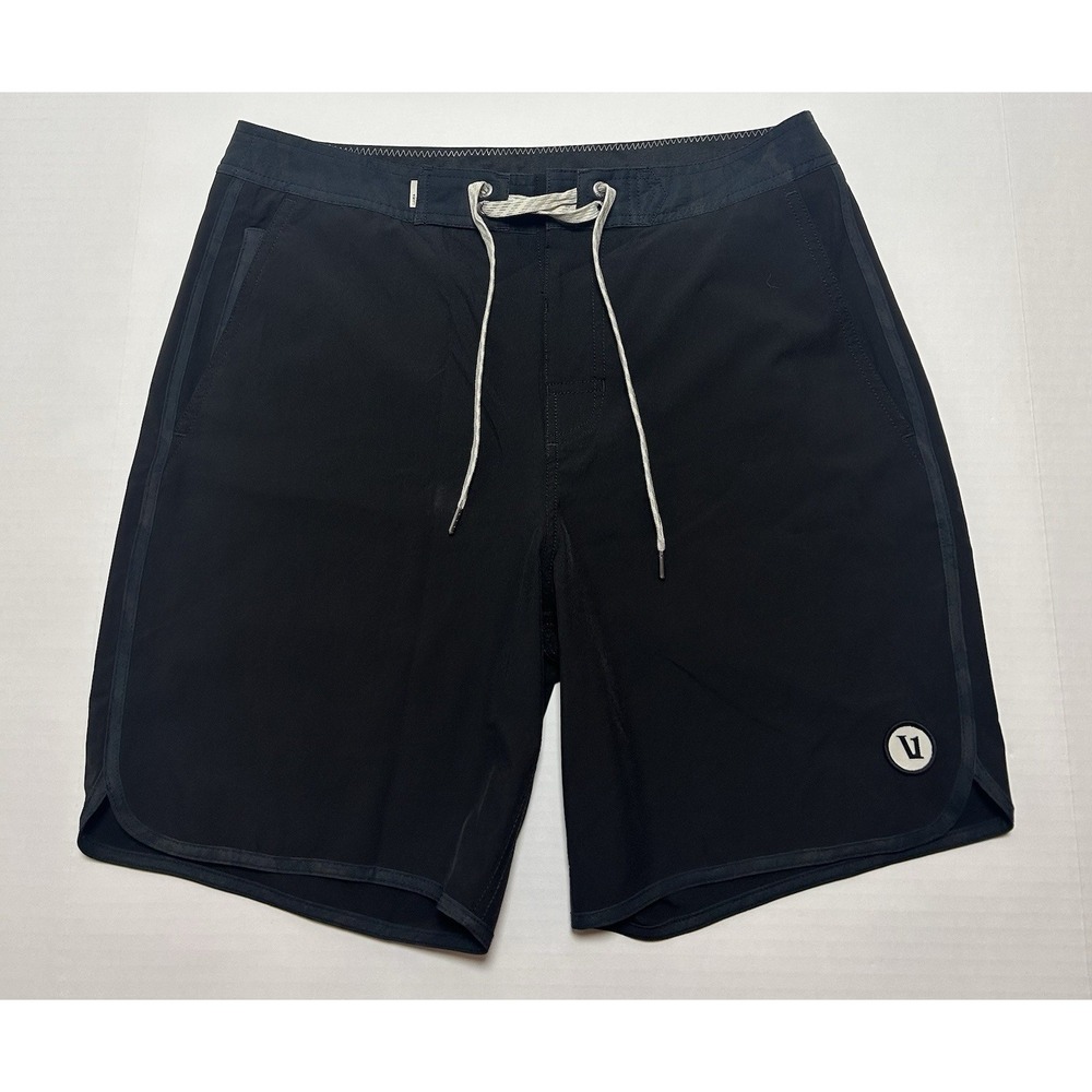 Vuori Men's Black Athletic Gym Shorts 4-Way Stretch Drawstring Size 30
